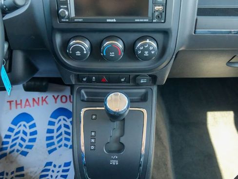 Used 2013 Jeep Patriot Latitude AWD/4WD image 19