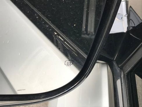 Used 2024 Jeep Grand Cherokee Limited w/ Black Appearance Package image 37