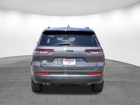 Used 2025 Jeep Grand Cherokee L Altitude AWD/4WD image 5