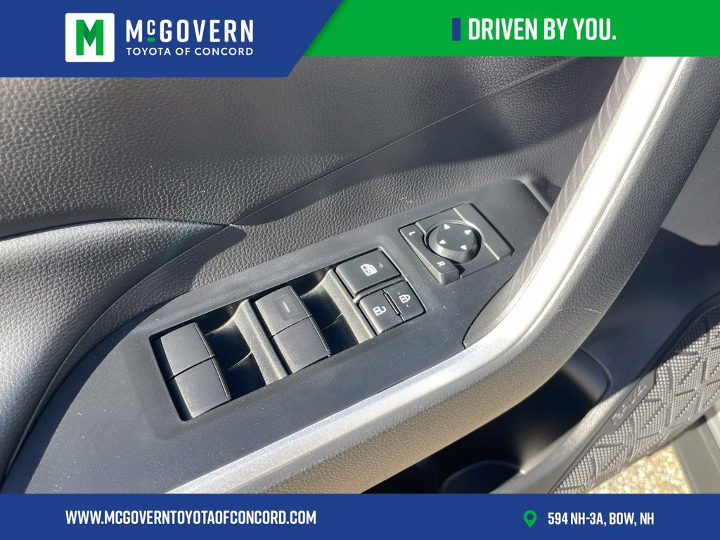 Used 2023 Toyota RAV4 LE AWD/4WD image 14