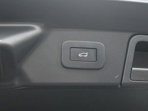 Used 2023 Land Rover Range Rover Velar R-Dynamic S AWD/4WD image 19