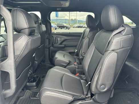 New 2026 Toyota Sienna XLE Woodland Edition image 14