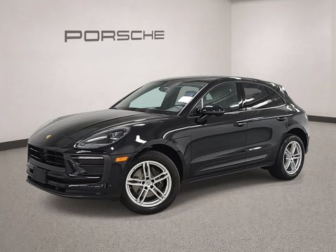 Certified 2023 Porsche Macan AWD/4WD image 1