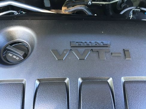 Used 2017 Toyota Corolla L FWD image 12
