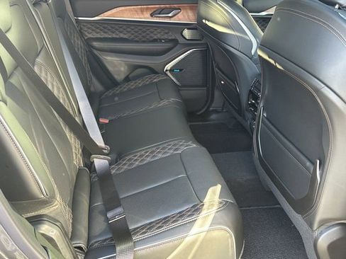 New 2025 Jeep Grand Cherokee Summit image 15