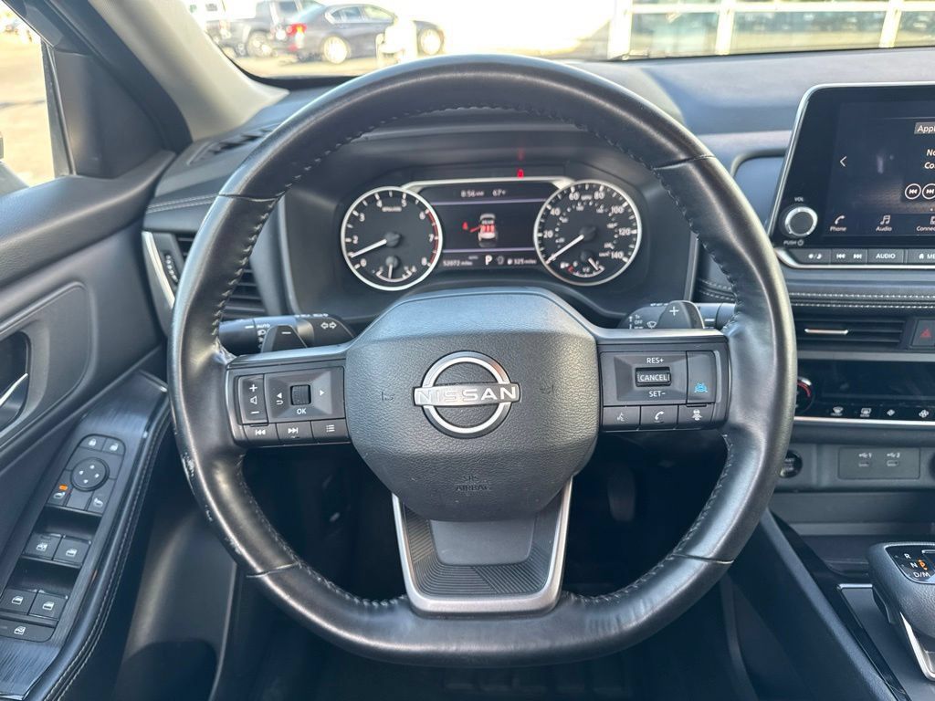 Used 2025 Nissan Rogue SV AWD/4WD image 18
