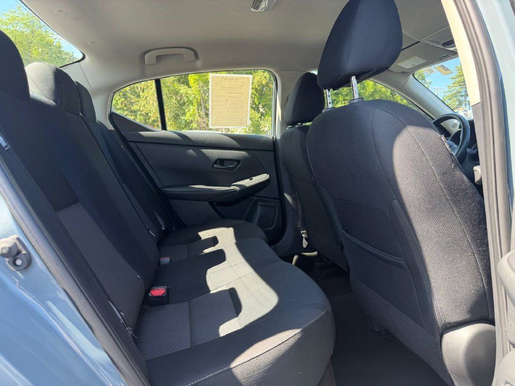 Used 2024 Nissan Sentra SV FWD image 14