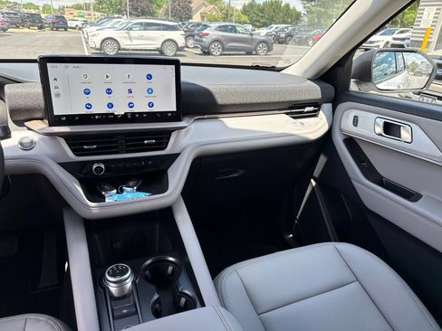 New 2026 Ford Explorer Active AWD/4WD image 9