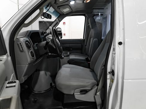 Used 2014 Ford E-350 and Econoline 350 Super Duty w/ Power Group image 19