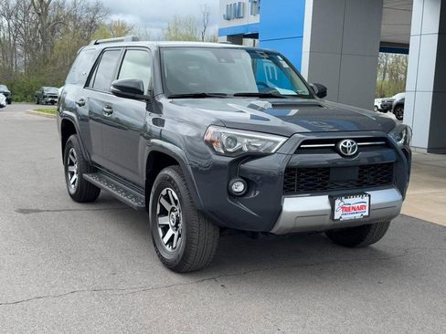 Used 2024 Toyota 4Runner TRD Off-Road Premium AWD/4WD image 2