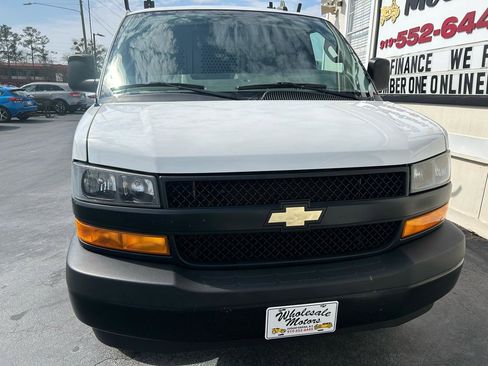 Used 2022 Chevrolet Express 2500 w/ Driver Convenience Package image 3