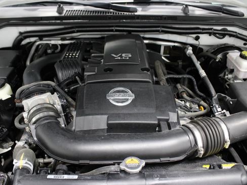 Certified 2019 Nissan Frontier SV w/ Value Truck Package AWD/4WD image 17