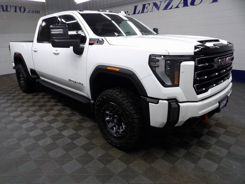 Used 2024 GMC Sierra 2500 AT4 w/ AT4 Premium Plus Package image 4