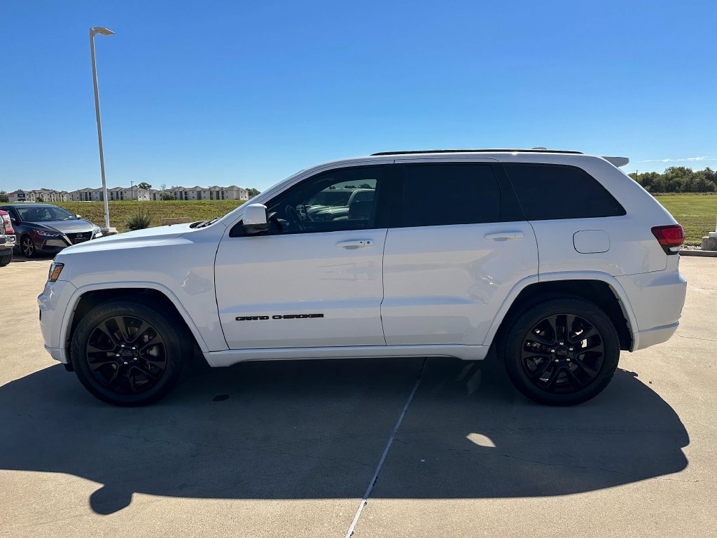 Used 2021 Jeep Grand Cherokee Laredo X RWD image 6