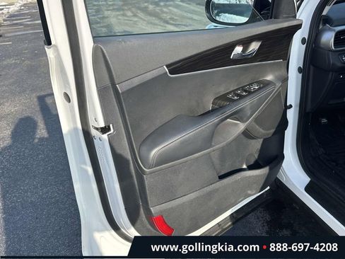 Used 2020 Kia Sorento LX image 15