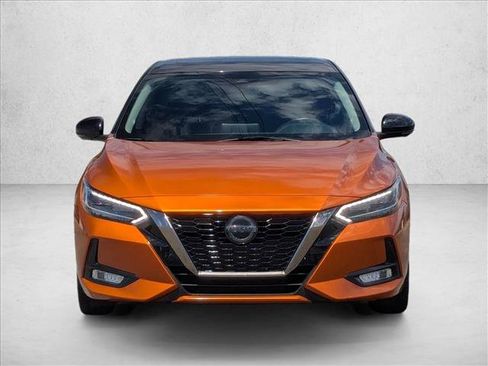 Used 2022 Nissan Sentra SR w/ SR Premium Package FWD image 2