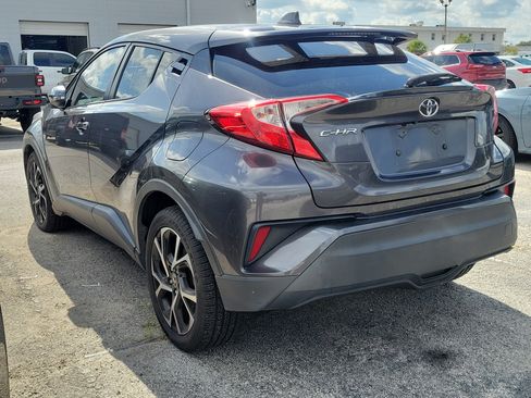 Used 2019 Toyota C-HR XLE FWD image 4
