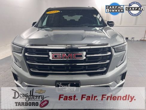 Used 2025 GMC Acadia Elevation image 2