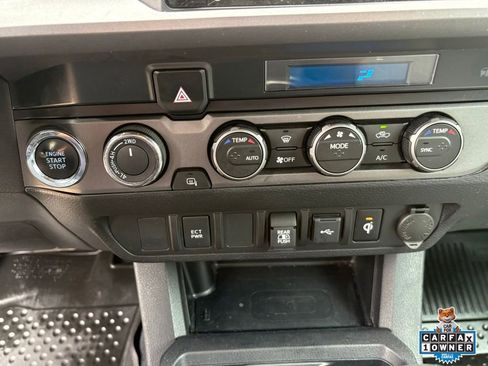 Certified 2022 Toyota Tacoma TRD Off-Road AWD/4WD image 19