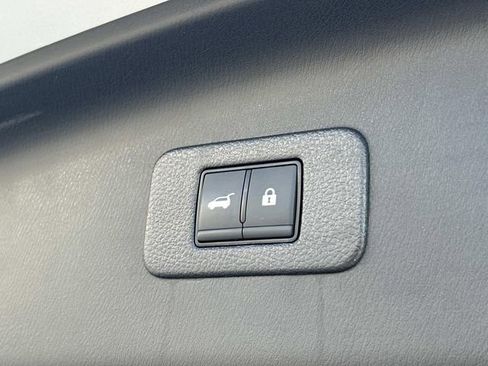 Used 2024 Nissan Armada SL AWD/4WD image 13