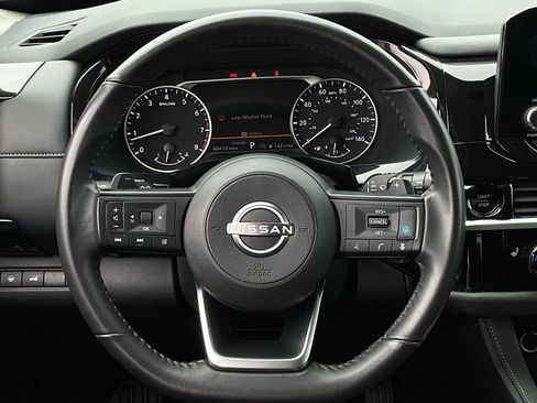 Used 2025 Nissan Pathfinder SV FWD image 22
