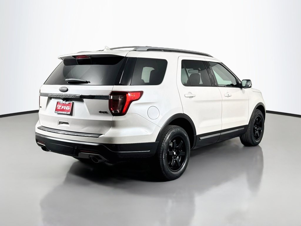 Used 2018 Ford Explorer XLT w/ Equipment Group 202A AWD/4WD image 5