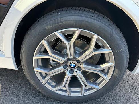 New 2026 BMW X7 xDrive40i image 8