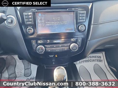 Certified 2017 Nissan Rogue SV w/ SV Premium Package image 13