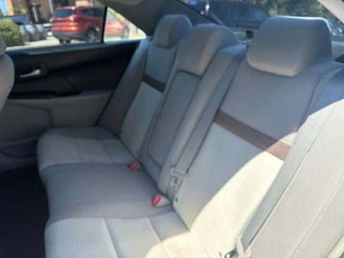 Used 2013 Toyota Camry LE FWD image 19