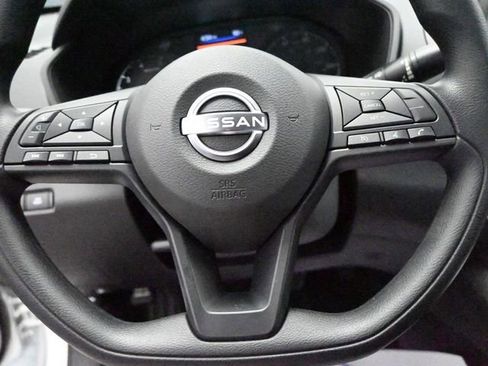 Used 2025 Nissan Altima 2.5 S FWD image 17