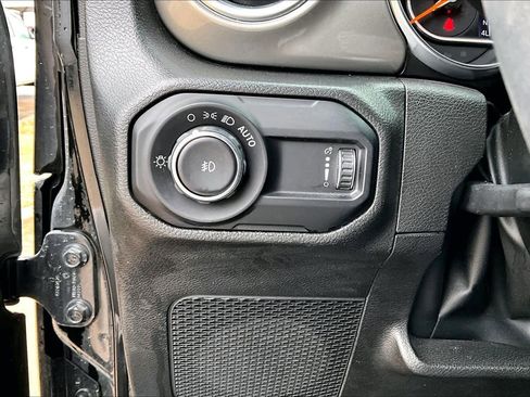 Certified 2023 Jeep Wrangler Unlimited Sahara AWD/4WD image 29