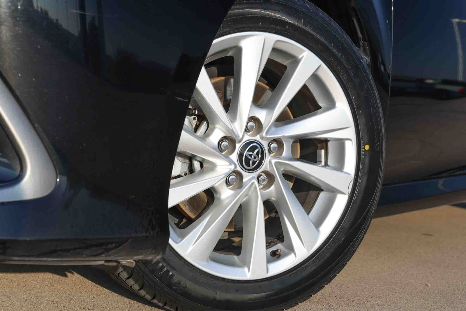 Used 2023 Toyota Camry LE FWD image 11