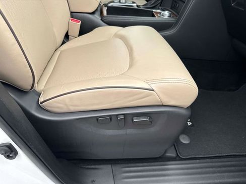 Used 2024 Nissan Armada SL w/ Captain's Chairs Package image 17