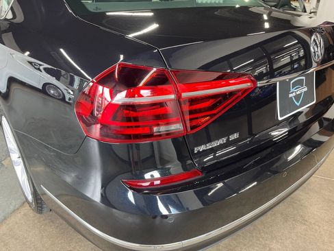 Used 2018 Volkswagen Passat 2.0T SE FWD image 21