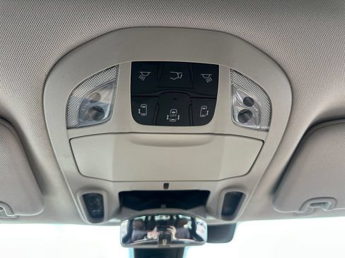 Used 2017 Chrysler Pacifica Limited w/ UConnect Theater Package FWD image 47
