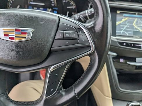 Used 2019 Cadillac XT5 Premium Luxury image 12