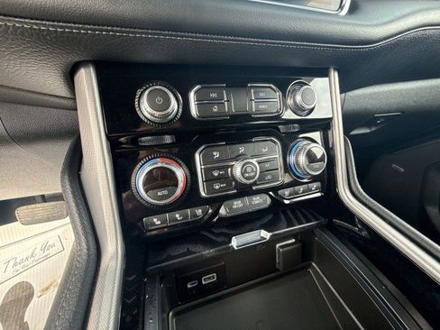 Certified 2022 GMC Yukon XL Denali image 16