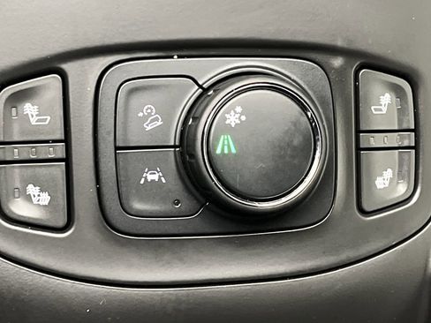 Certified 2023 GMC Terrain SLE w/ Driver Convenience Package image 16