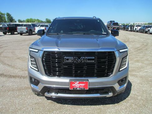 New 2026 GMC Yukon XL Denali w/ Denali Reserve Package AWD/4WD image 10