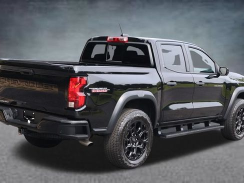 Used 2026 Chevrolet Colorado Trail Boss AWD/4WD image 3
