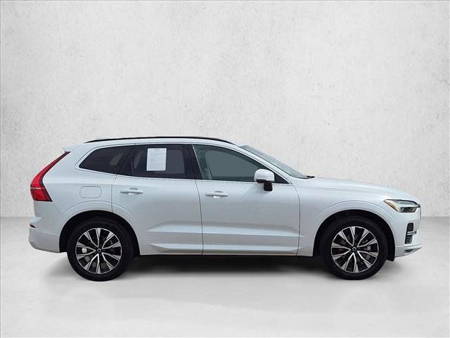 Used 2023 Volvo XC60 B5 Core AWD/4WD image 4