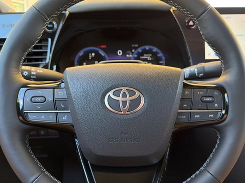 New 2026 Toyota Mirai RWD image 25