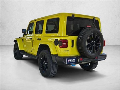 Used 2023 Jeep Wrangler Unlimited Sahara AWD/4WD image 7