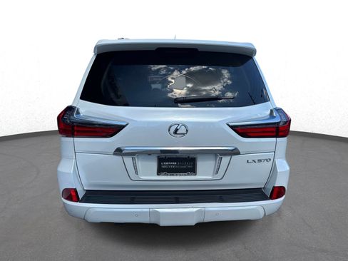 Used 2021 Lexus LX 570 4WD w/ Luxury Package image 4