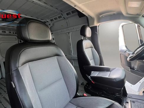 Used 2025 RAM ProMaster 2500 w/ Convenience Group FWD image 13