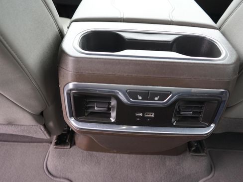 Used 2025 GMC Sierra 2500 SLT w/ SLT Convenience Package image 20