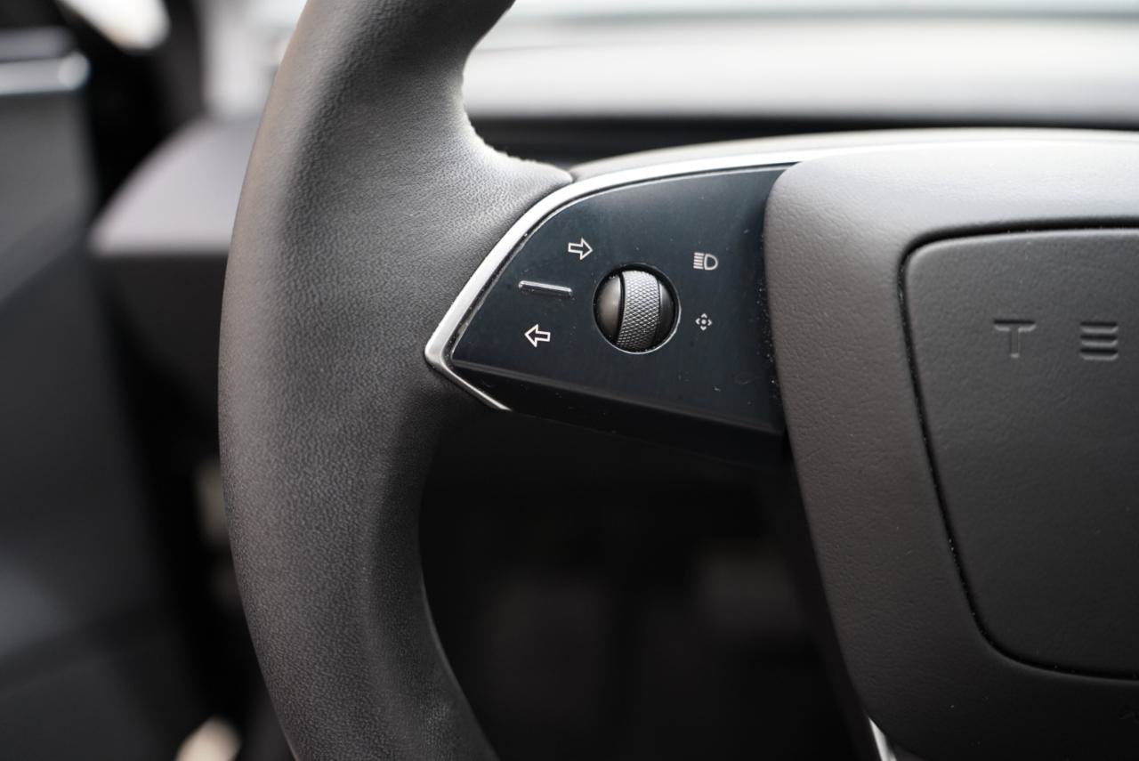 Used 2025 Tesla Model 3 Long Range RWD image 13