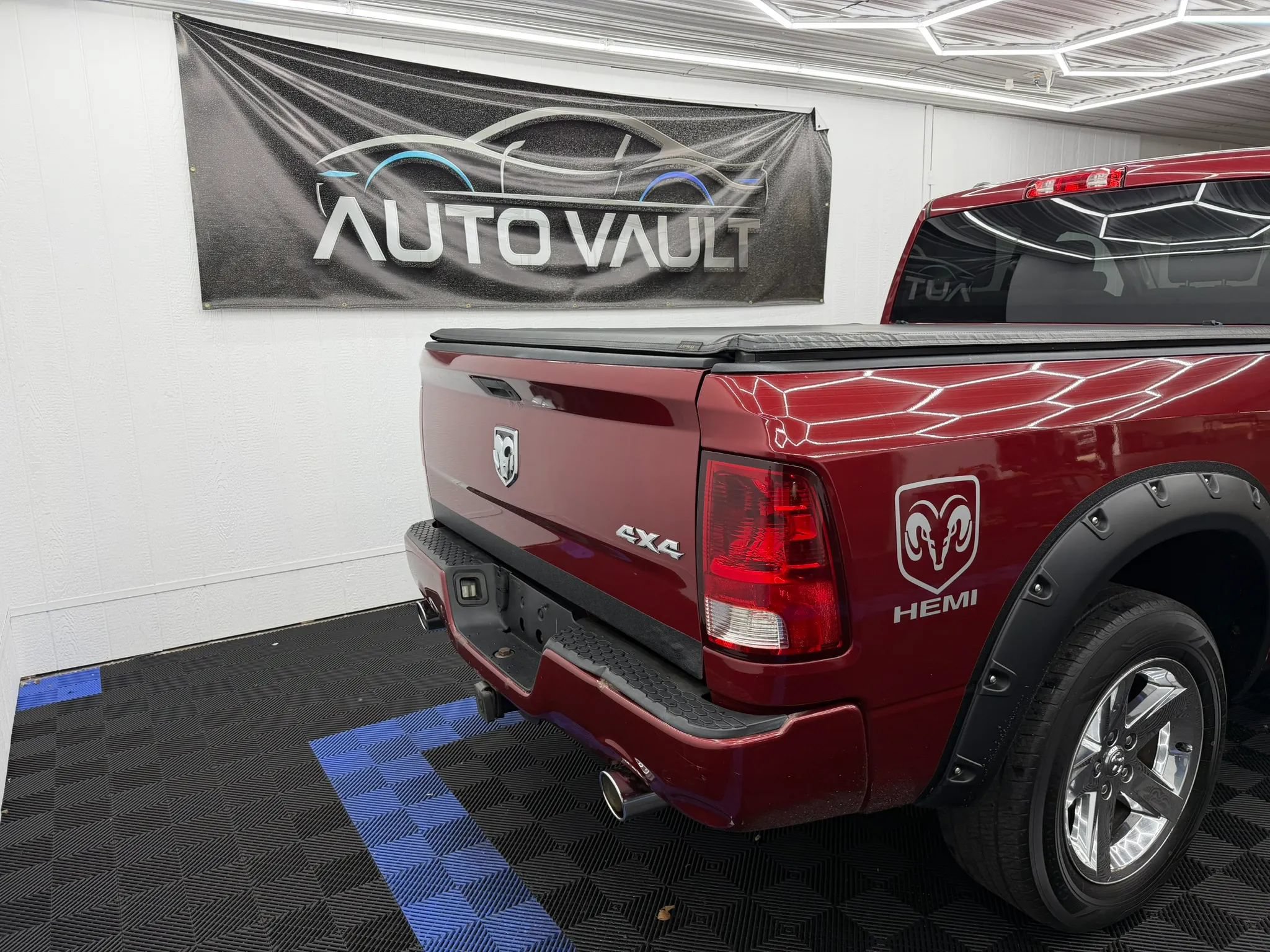 Used 2013 RAM 1500 Express AWD/4WD image 3