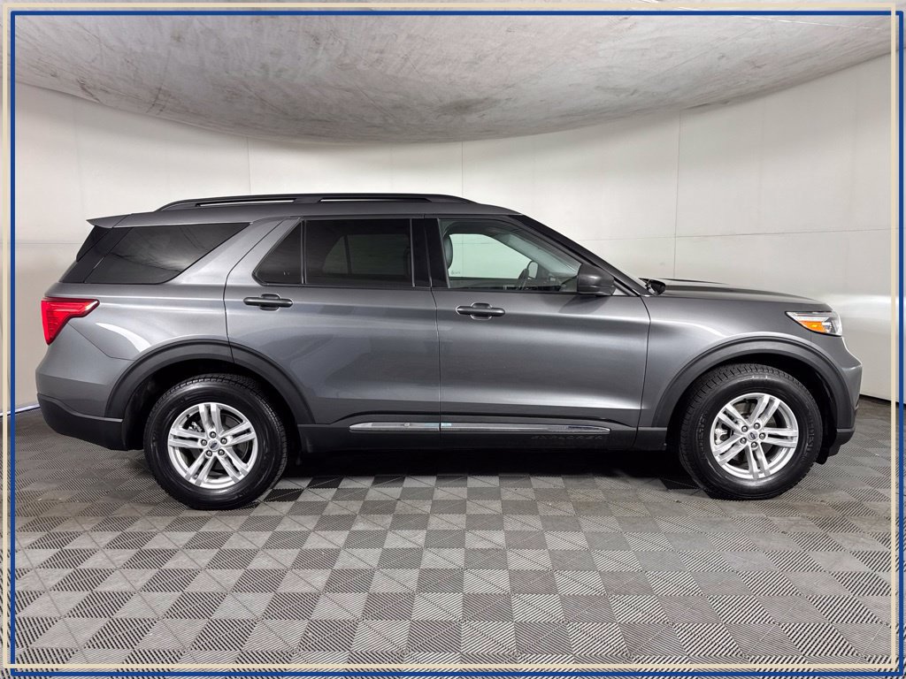 Used 2023 Ford Explorer XLT w/ Equipment Group 202A AWD/4WD image 6