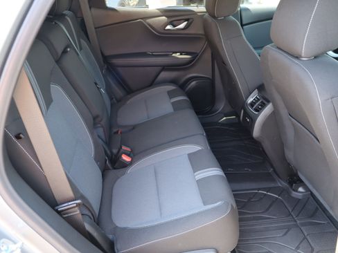 Used 2025 Chevrolet Blazer LT w/ Midnight/Sport Edition FWD image 34